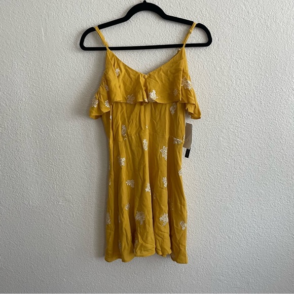 NWT Sadie & Sage Embroidered Cold Shoulder Dress - Picture 2 of 8